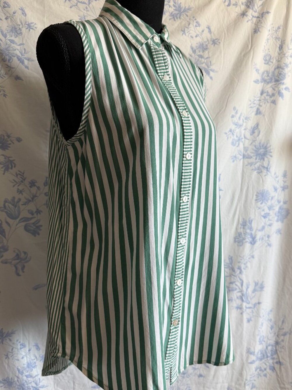 Jane + Delancey (Medium) Green & White Striped Split-Back Sleeveless Top